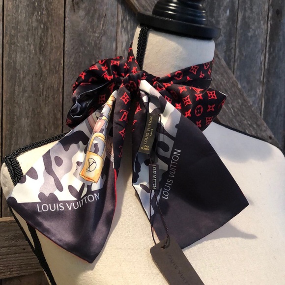 Louis Vuitton Bandeau ❤️💯silk❤️ - Picture 2 of 6